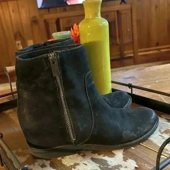 Kenneth Cole Reaction Lift It women’s black wedge zip size 7 - Picture 4 of 5